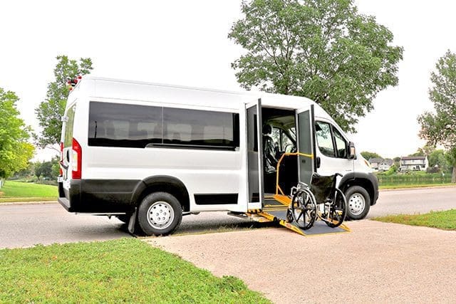 P5 fourgon à entrée latérale pour fauteuils roulants promaster