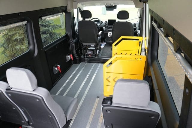 P4 Fourgon accessible par le côté